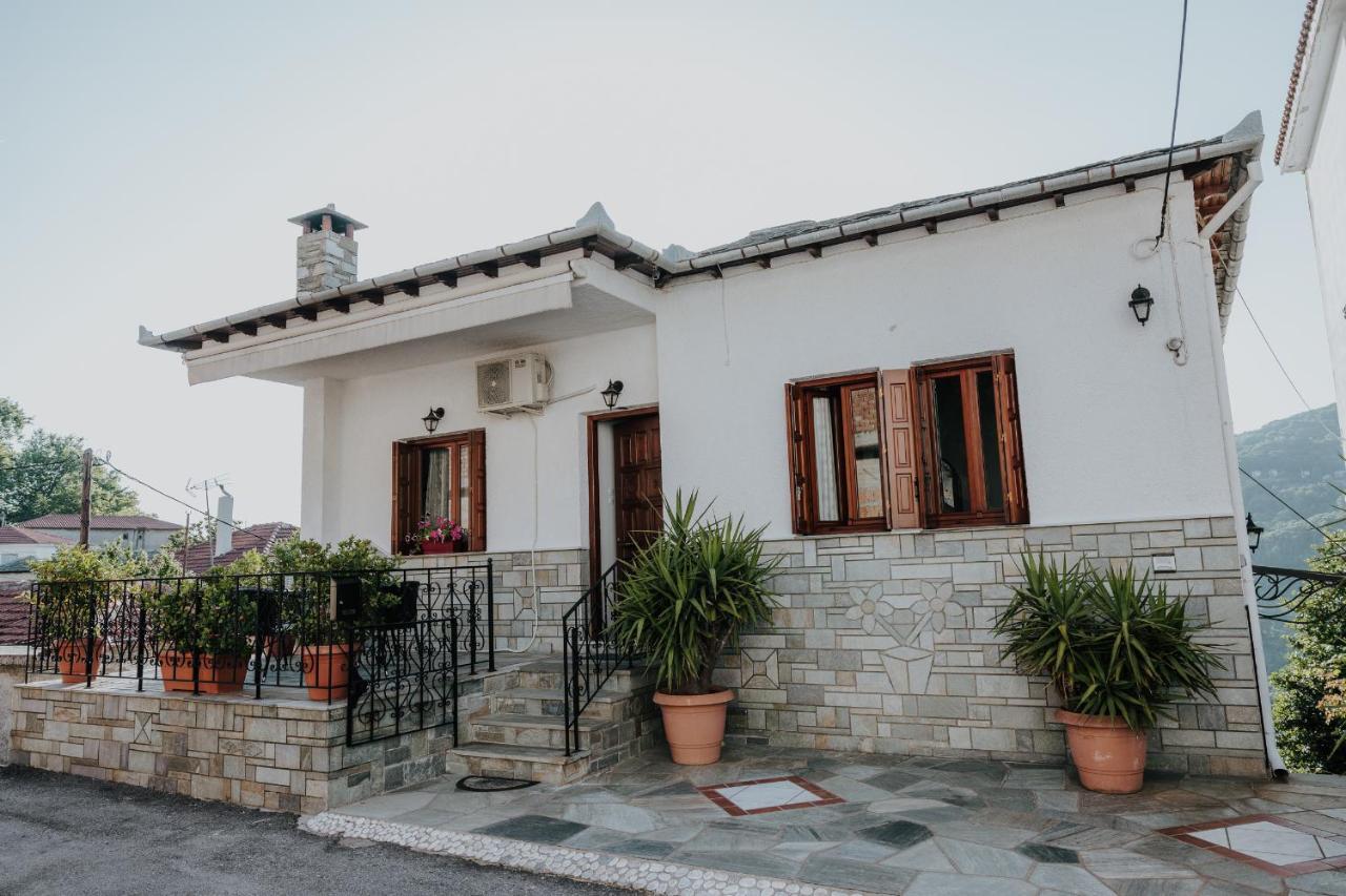 Villa House Of Gardenia Makrirrákhi Esterno foto