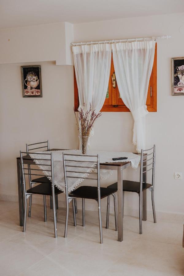 Villa House Of Gardenia Makrirrákhi Esterno foto
